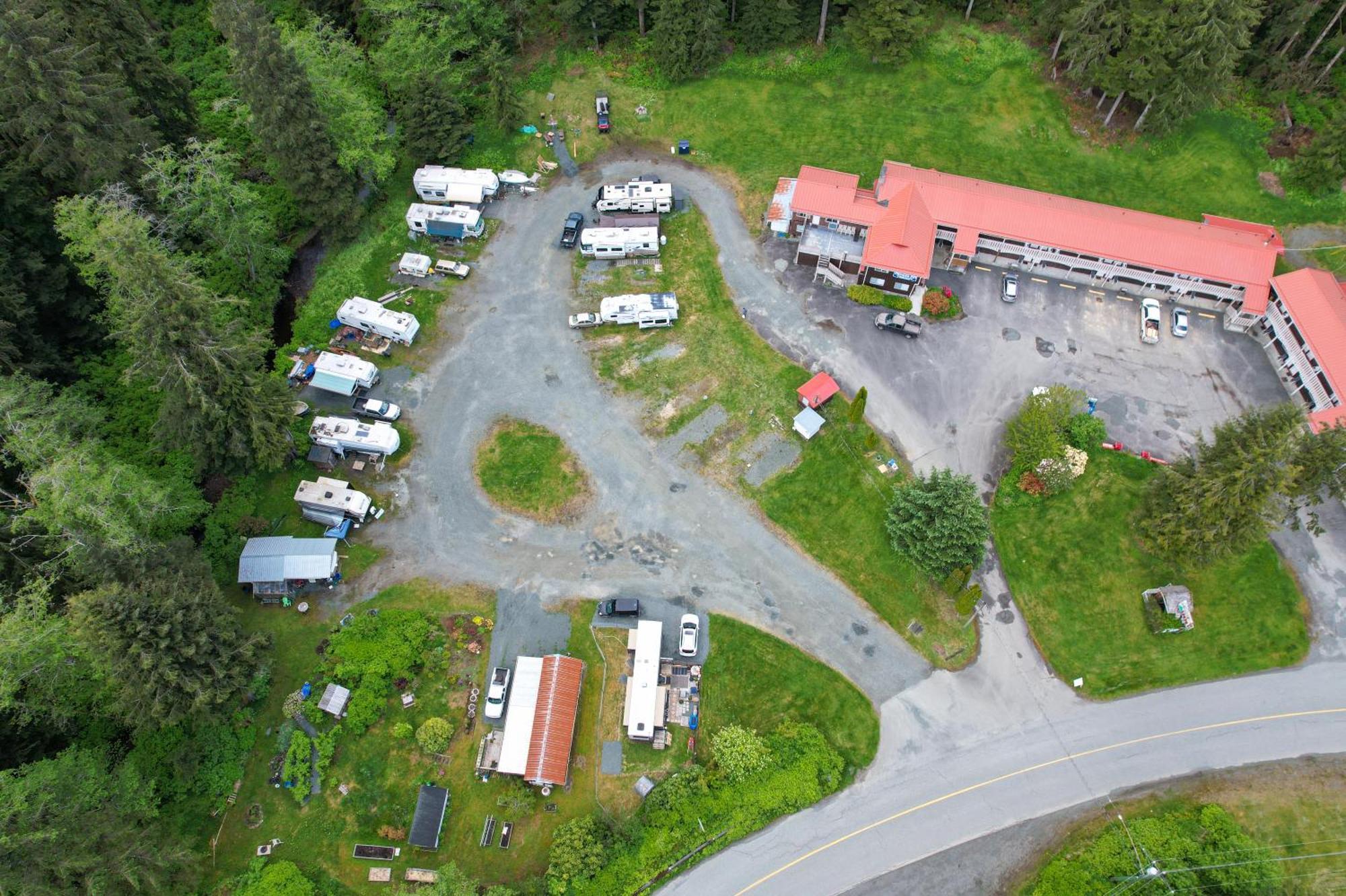 Pioneer Inn By The River Port Hardy Bagian luar foto